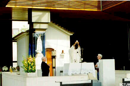 Eucaristía en capilla de Fátima