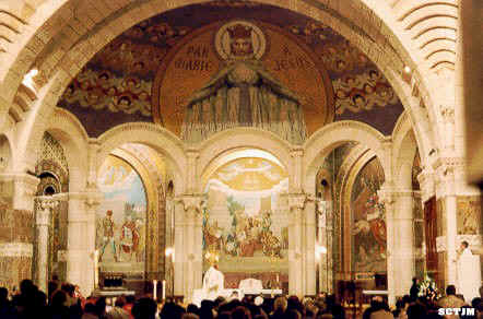 Interior de la Basílica