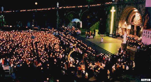 Final de la procesión ante al basílica