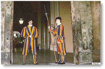 Guardia Suiza en Portn de Bronce